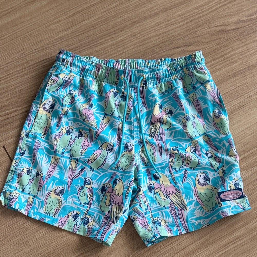 Vineyard Vines Parrot Print Swim Trunks - Blue and Green men size XS new